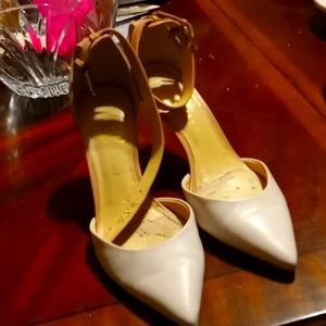 Sz 8.5 Ivanka Trump 2 Tones Heel